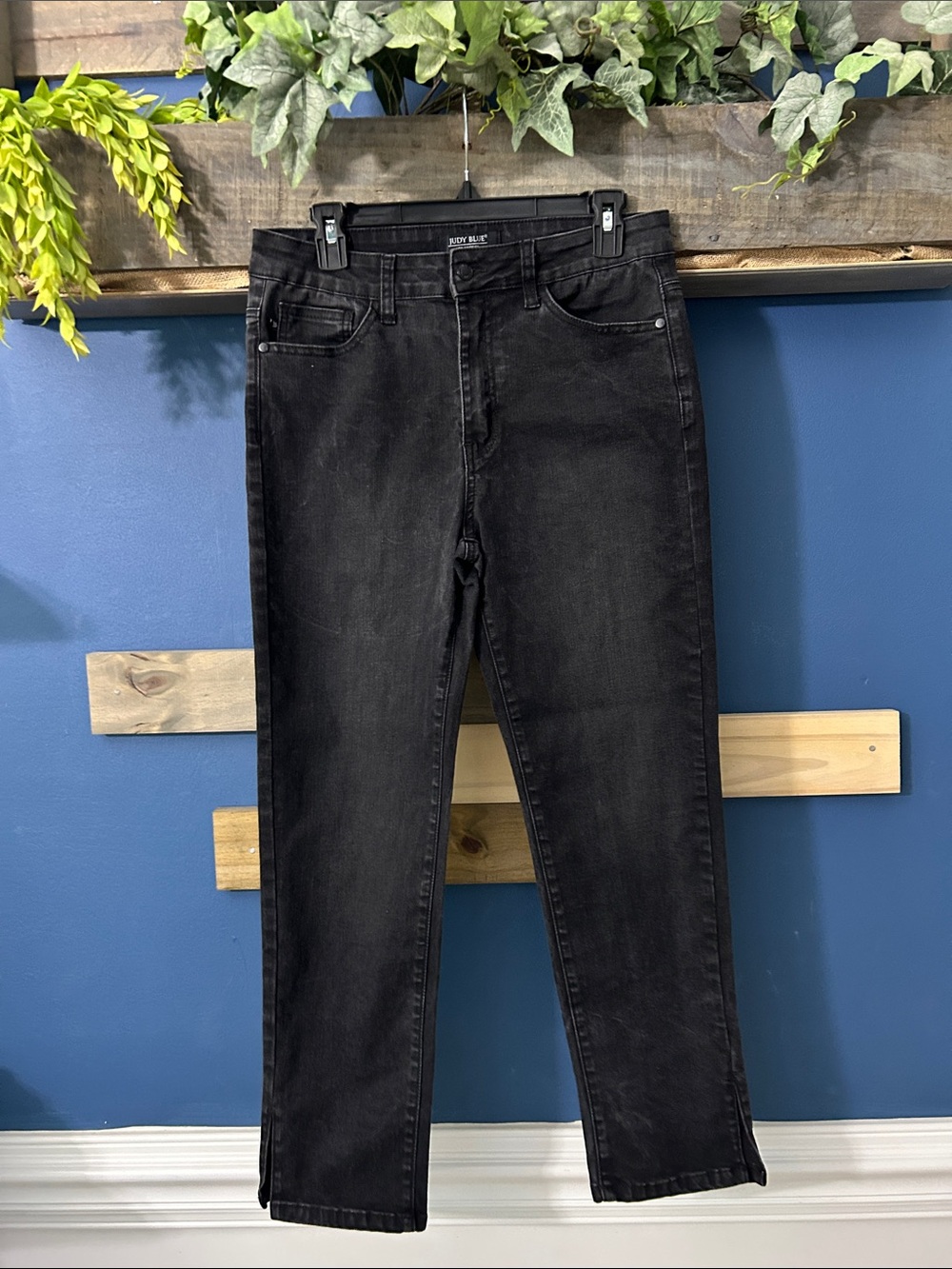 Judy Blue Women’s Black Crop Straight Leg Side Slit Jeans 11